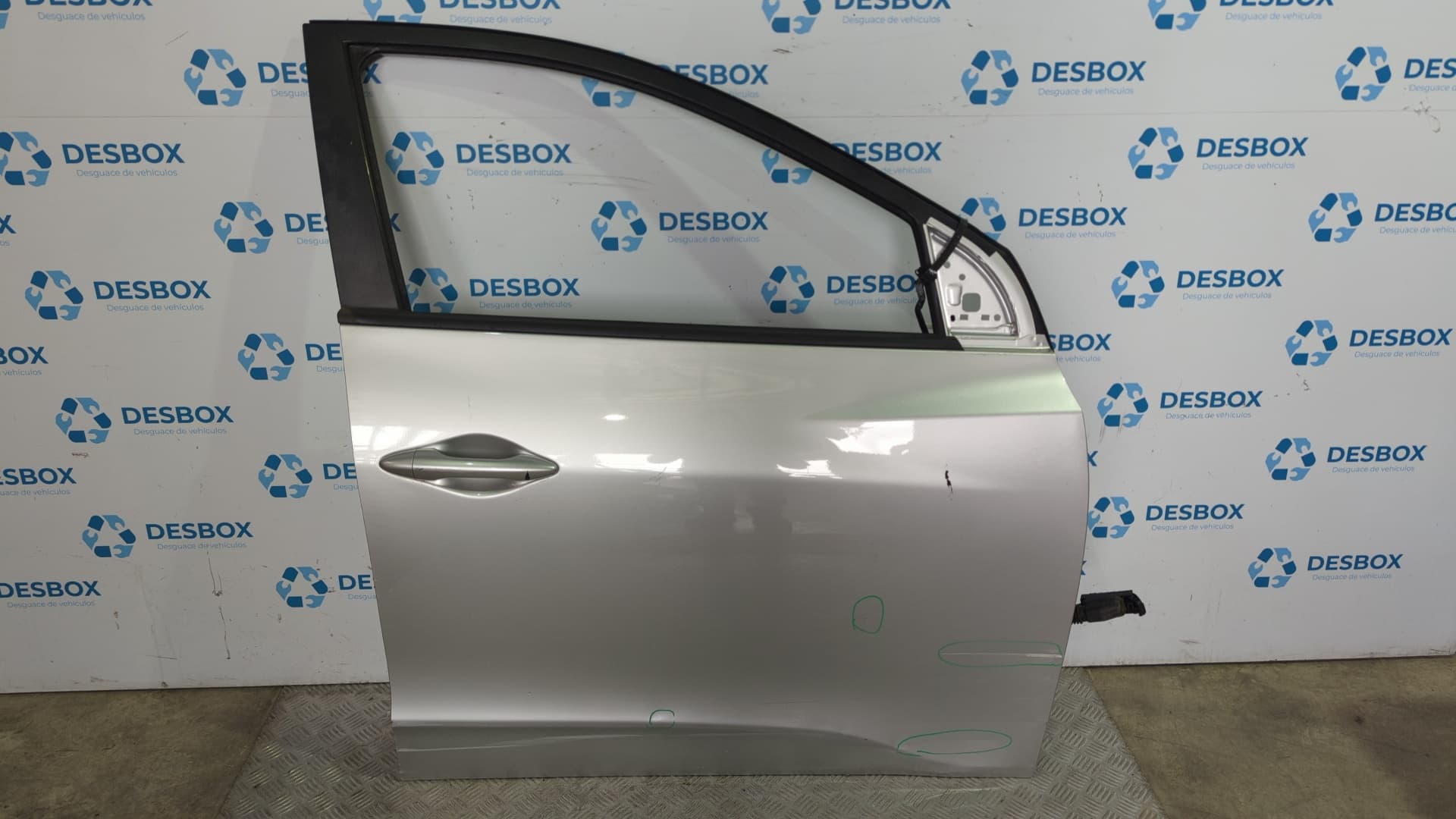 Recambio de PUERTA DELANTERA DERECHA para HYUNDAI IX35 D4FD - GRIS