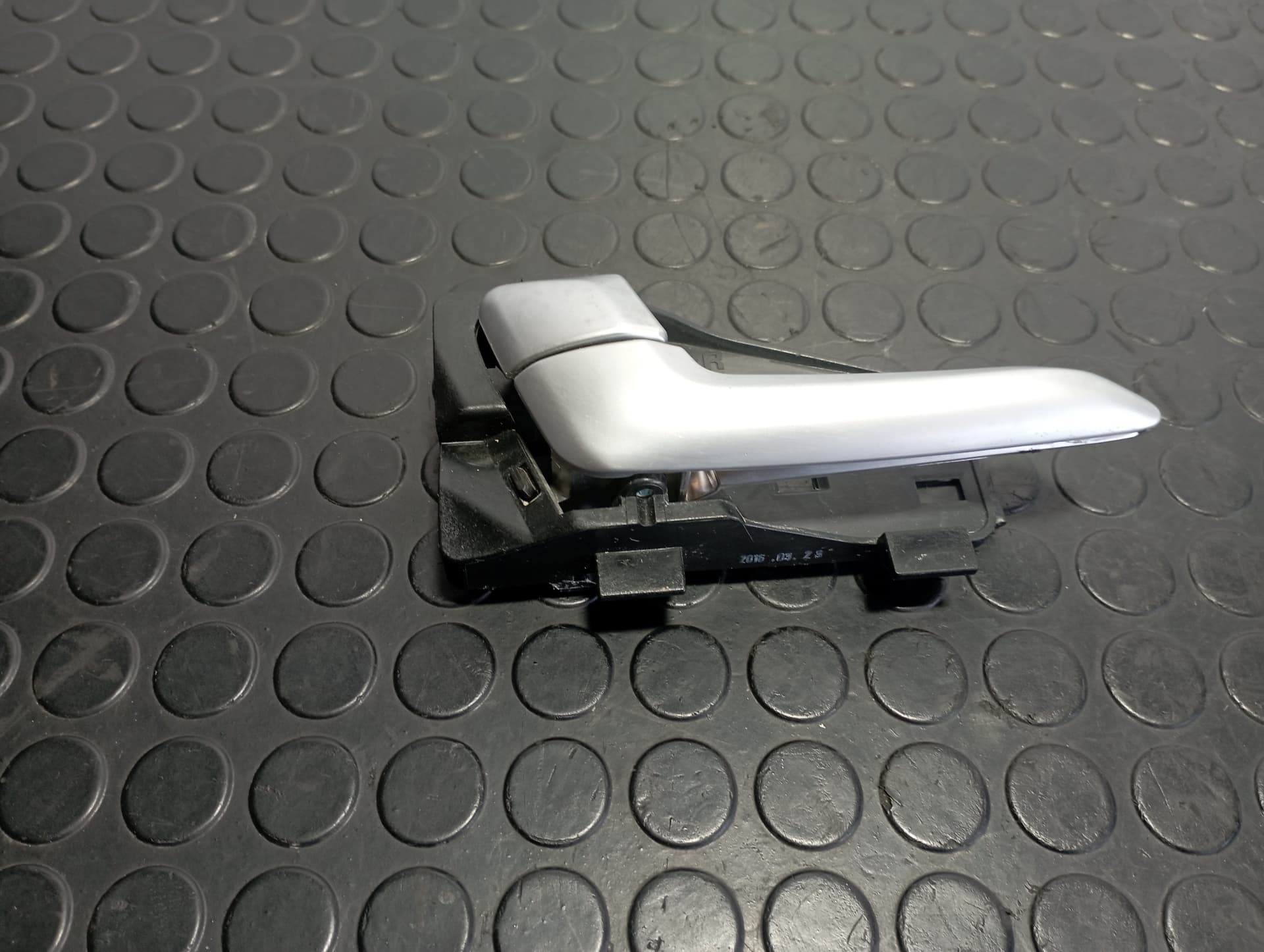 Recambio de MANETA INTERIOR TRASERA IZQUIERDA para KIA PICANTO 1.0 G3LA referencia OEM IAM 836101Y000 - ROJO