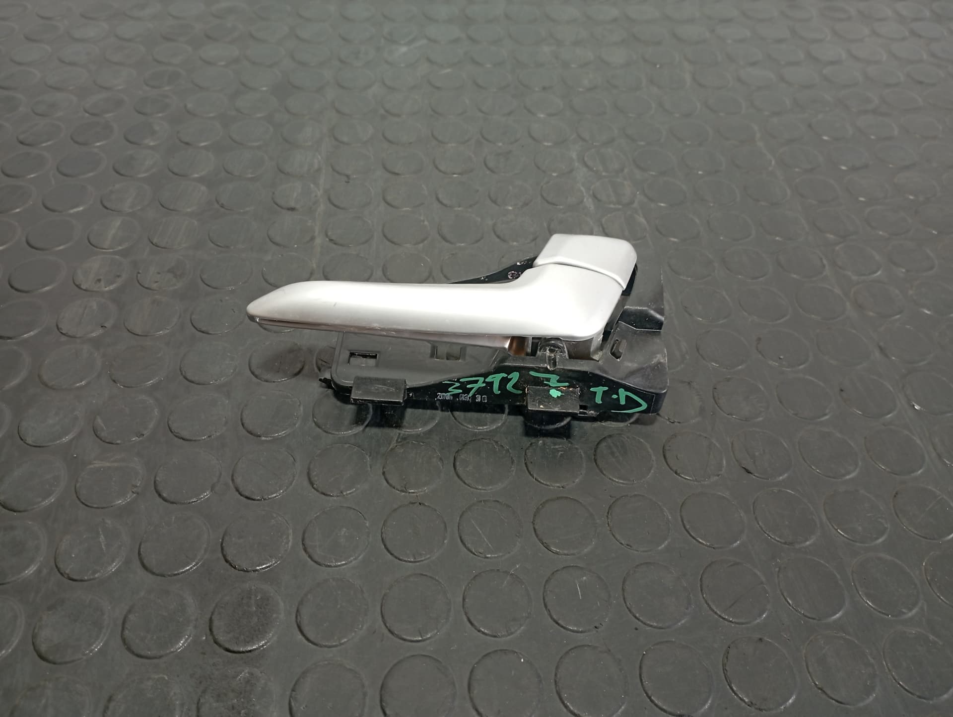 Recambio de MANETA INTERIOR TRASERA DERECHA para KIA PICANTO 1.0 G3LA referencia OEM IAM 836201Y000010 - ROJO
