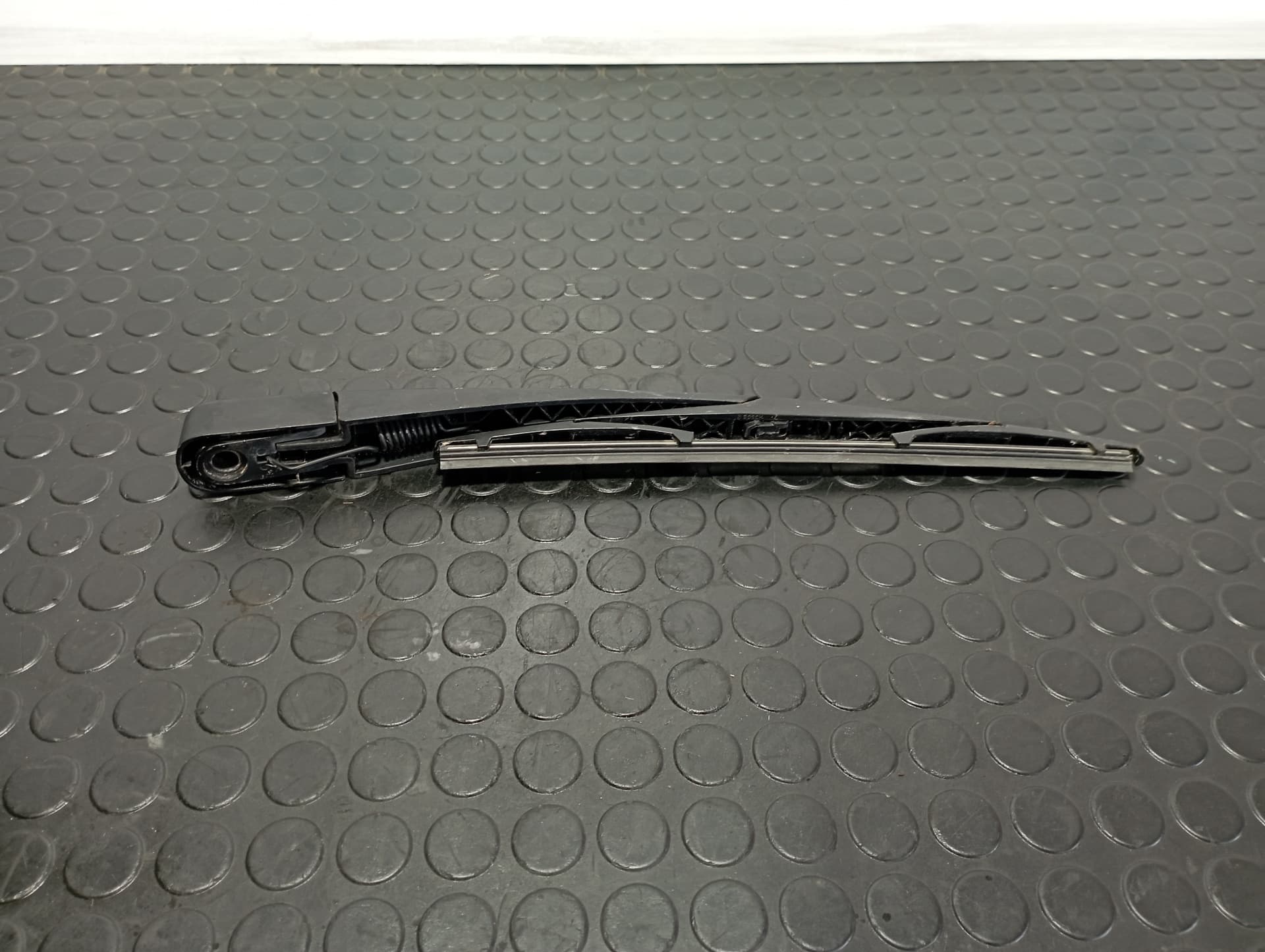Recambio de BRAZO LIMPIA TRASERO para HYUNDAI IX35 1.6 CRDI D4FD - GRIS