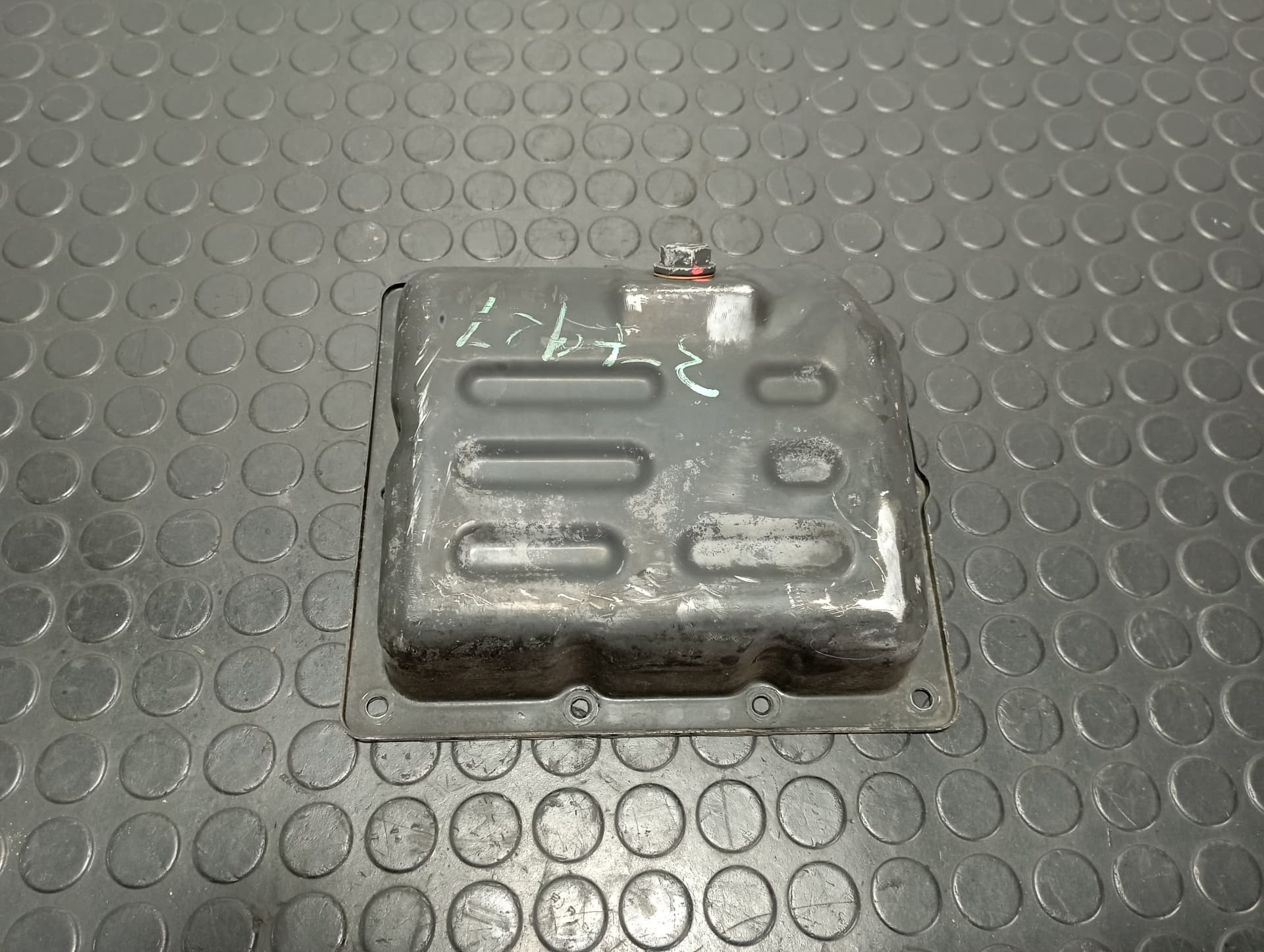 Recambio de CARTER para KIA PICANTO G3LA referencia OEM IAM 2151004000 - ROJO
