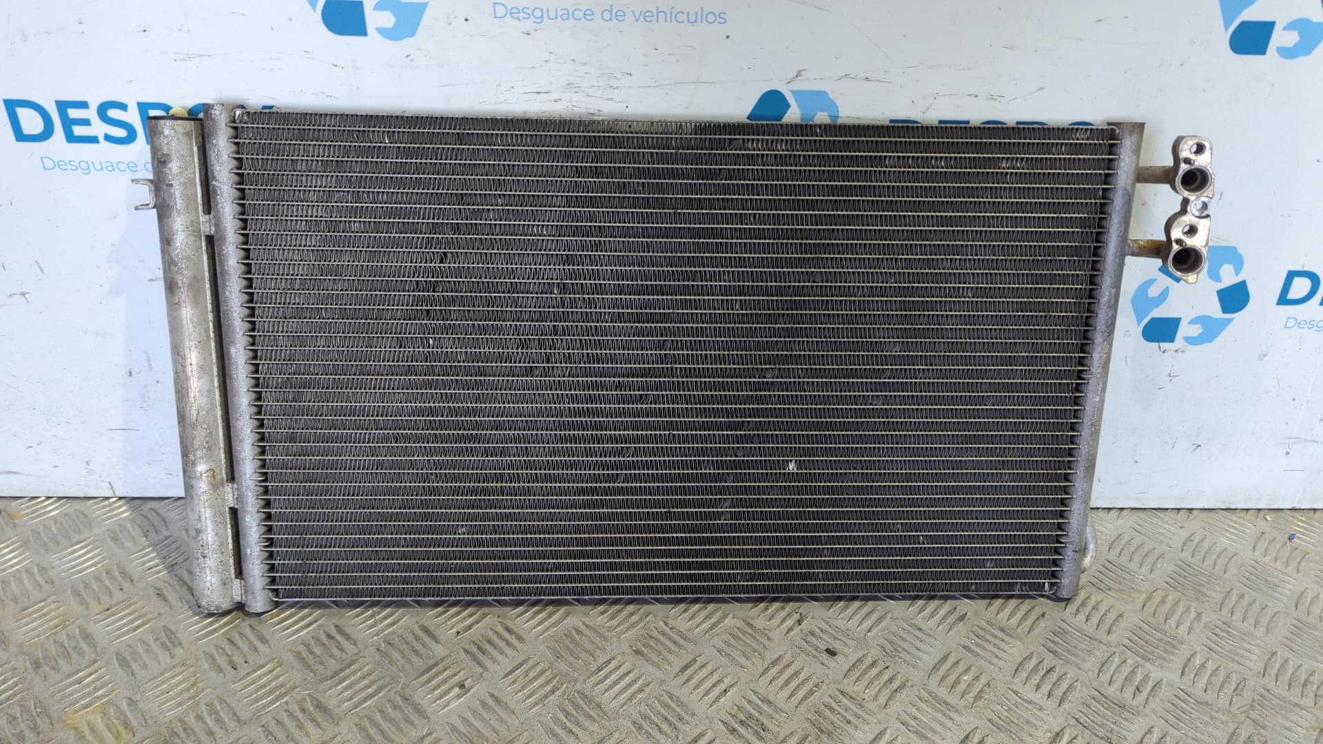 Recambio de CONDENSADOR / RADIADOR AIRE ACONDICIONADO para BMW SERIE 3 CABRIO (E93) 320D A CABRIO N47D20C referencia OEM IAM 64539169526 - GRANATE