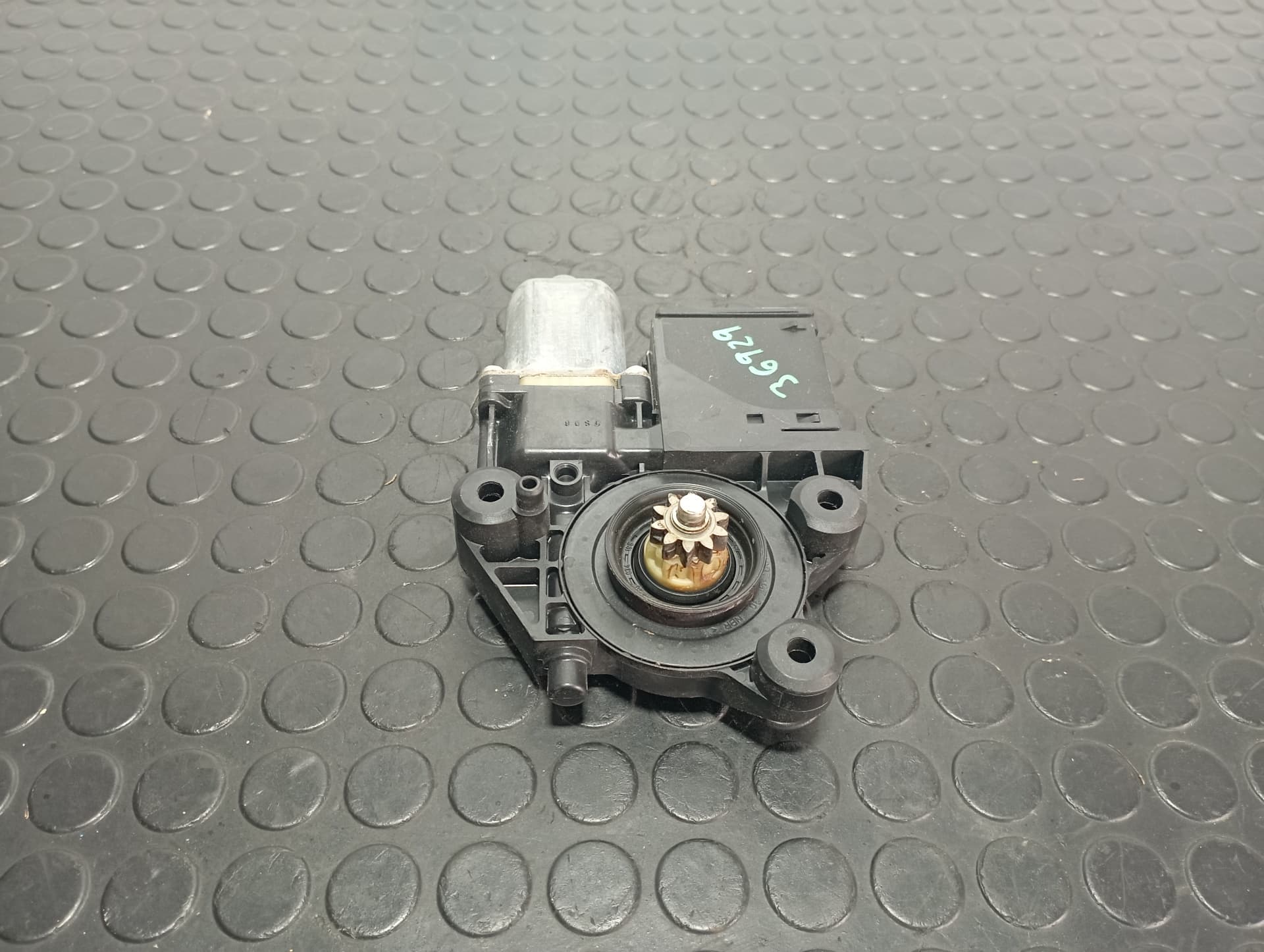 Recambio de MOTOR ELEVALUNAS DELANTERO IZQUIERDO para RENAULT MEGANE III COUPE MEGANE COUPE 1.5 DCI K9KG8 referencia OEM IAM 0130822479 - ROJO