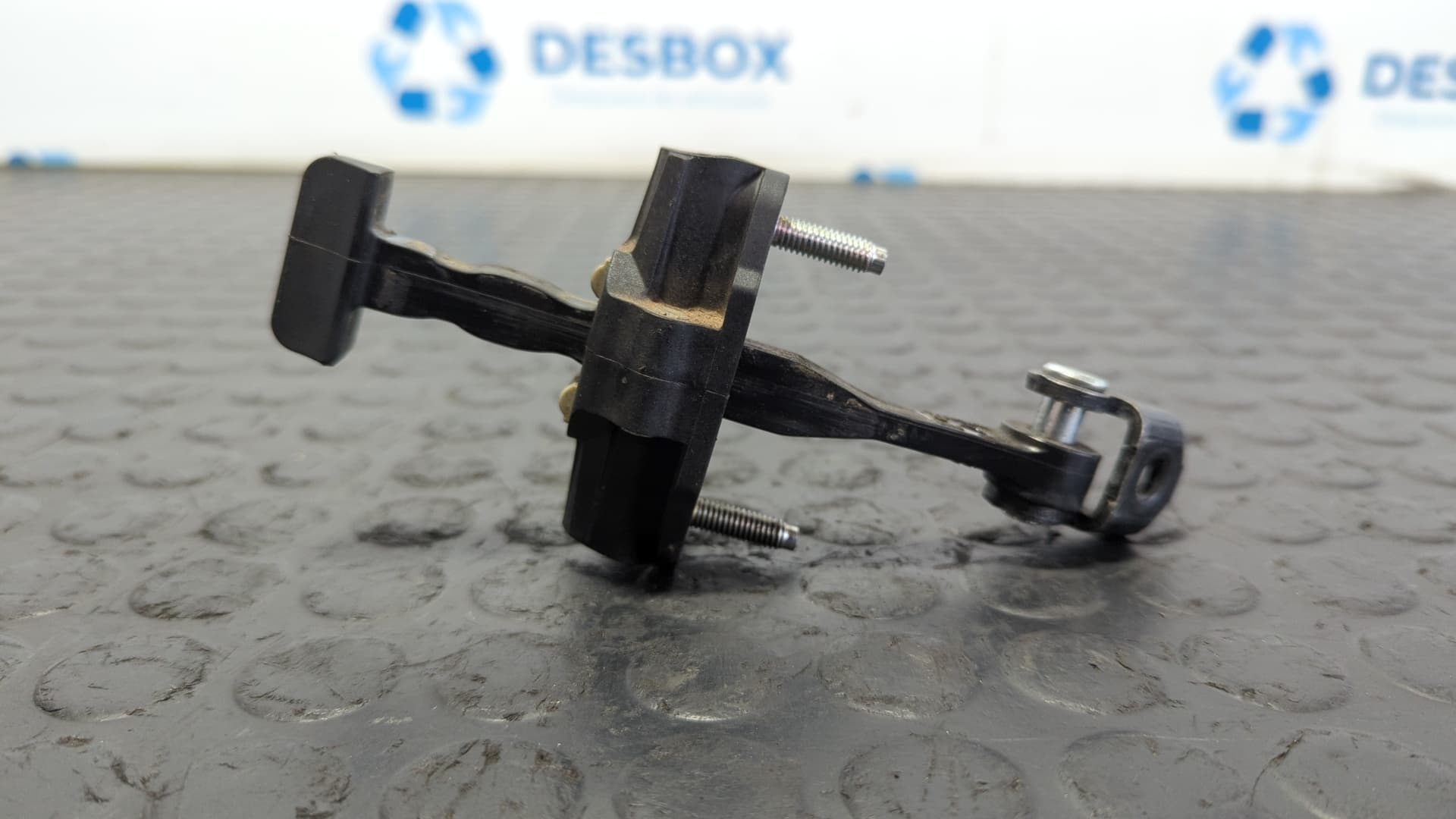 Recambio de RETENEDOR PUERTA DERECHA para FORD FOCUS TURN. III1.6 TDCI T1DB referencia OEM IAM BM51A27200AA - GRIS