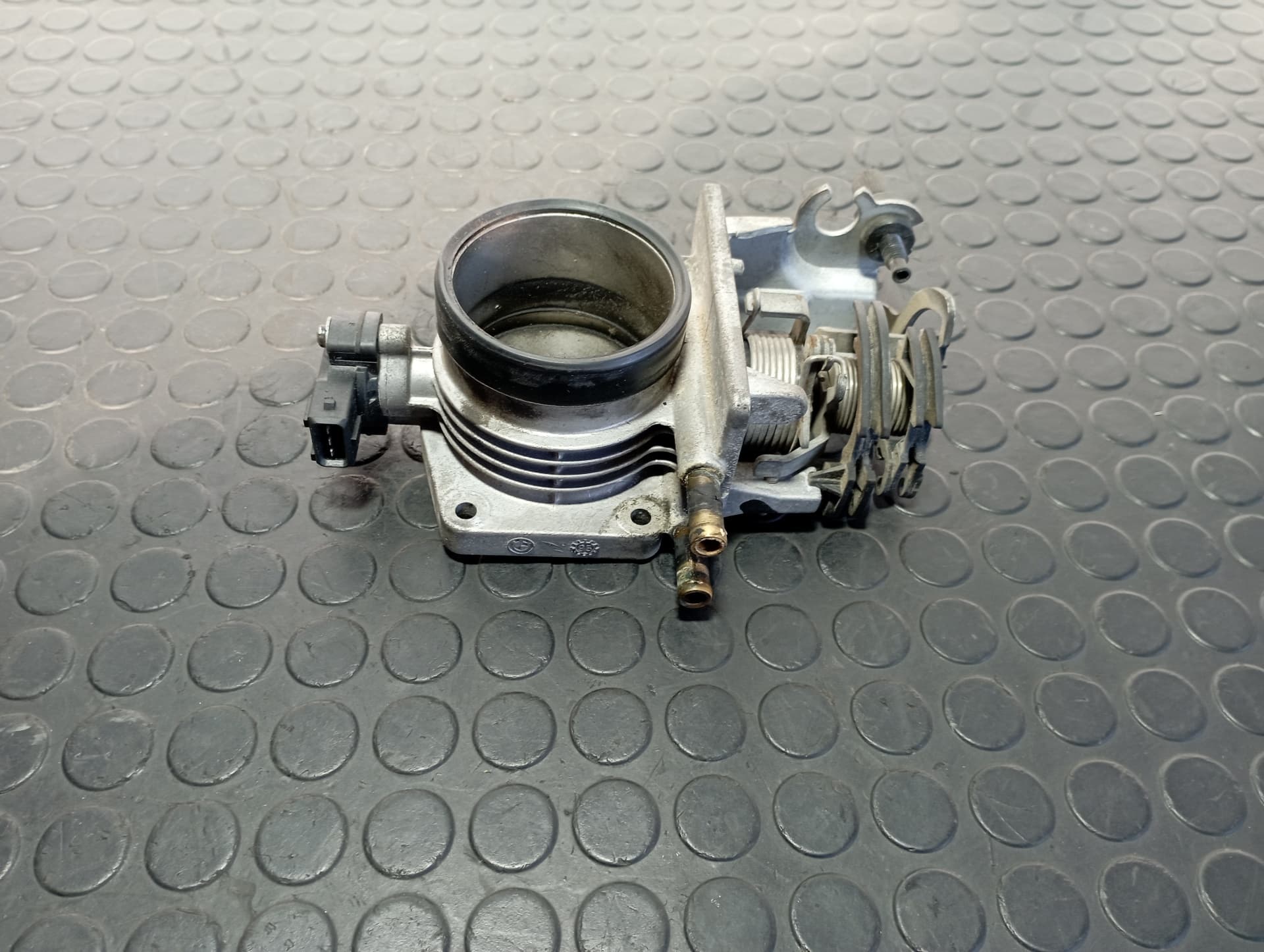 Recambio de CAJA MARIPOSA para BMW SERIE 7 (E38) 2.8 24V CAT 286S1G referencia OEM IAM 1427175 - GRIS