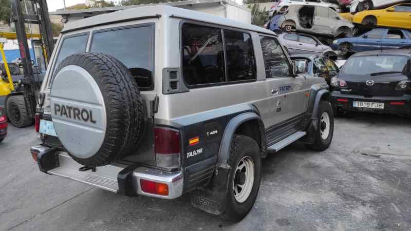 Recambio de PILOTO TRASERO DERECHO para NISSAN PATROL GR (Y60) 2.8 TURBO DIESEL RD28 TURBO - GRIS