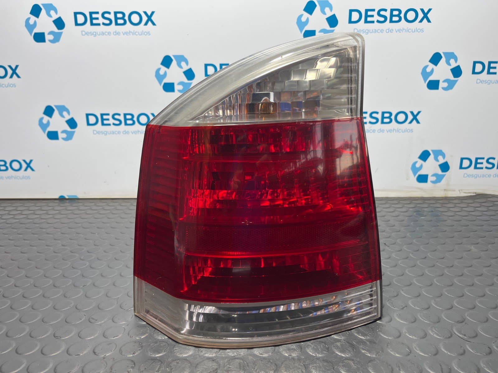 Recambio de PILOTO TRASERO IZQUIERDO para OPEL VECTRA C BERLINA 1.8 GASOLINA Z18XE referencia OEM IAM 13131001 - AZUL