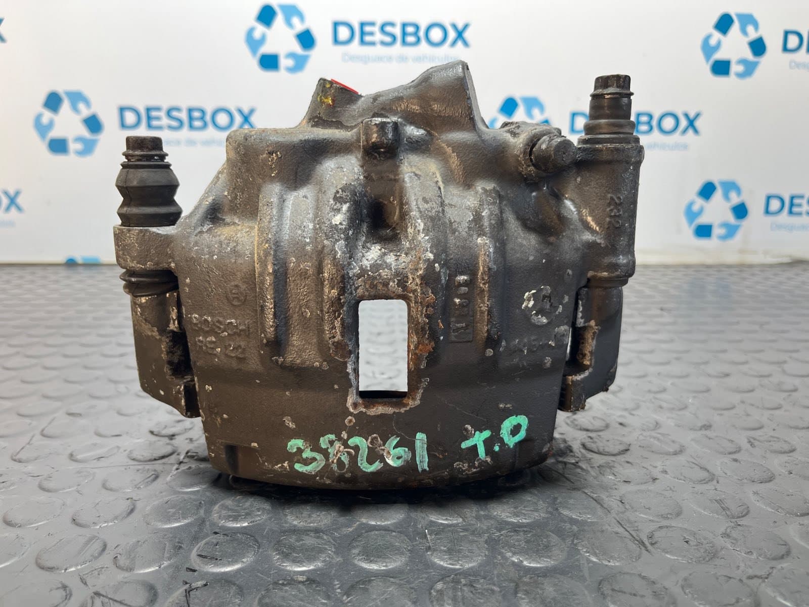 Recambio de PINZA DE FRENO TRASERA DERECHA para MERCEDES-BENZ SPRINTER 02.00 -> CAJA ABIERTA 2.2 CDI 611981 referencia OEM IAM BOSCH RE22 - BLANCO