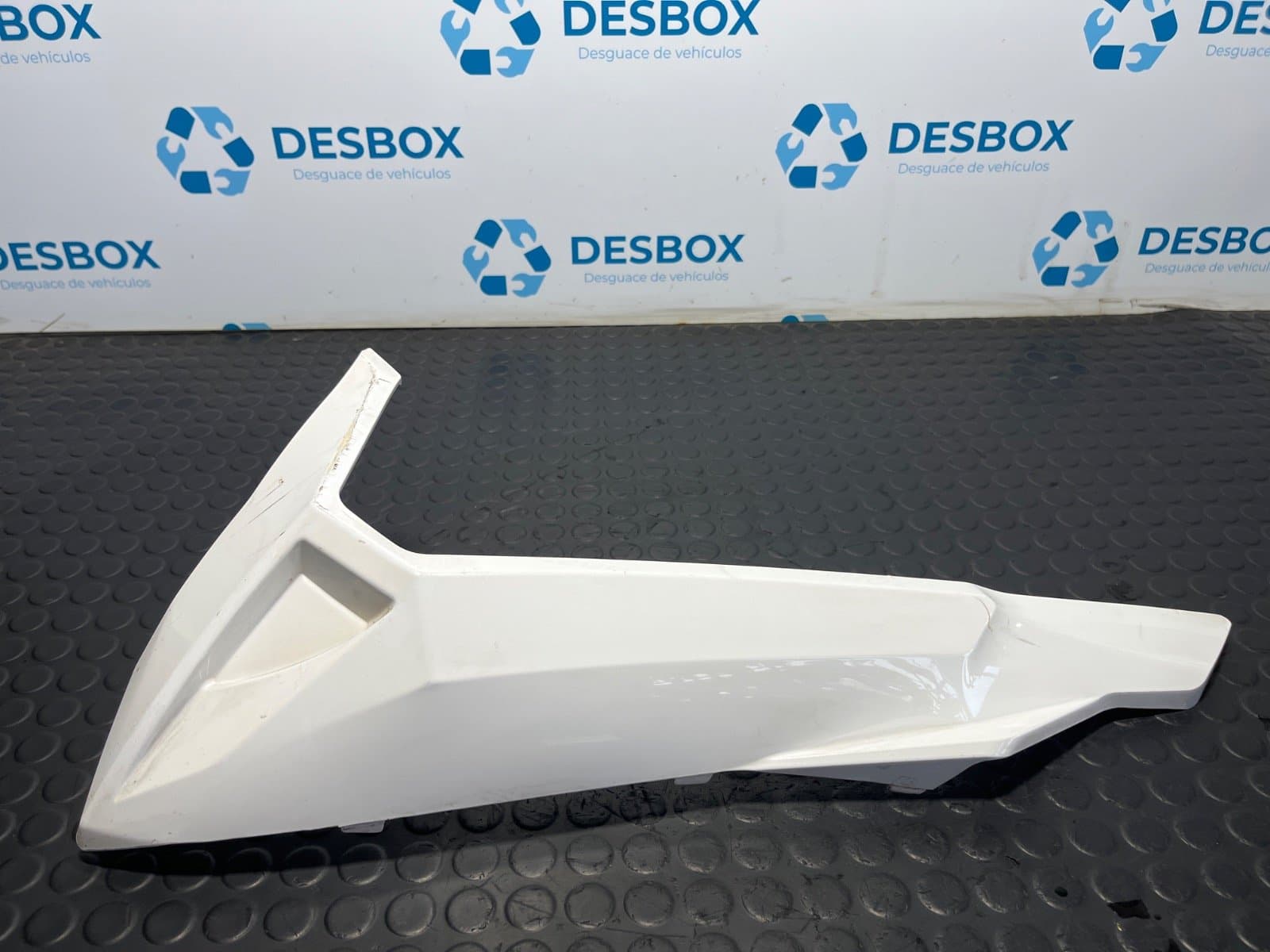Recambio de MOLDURA para WOTTAN STORM SY125T 1P52QMI - BLANCO
