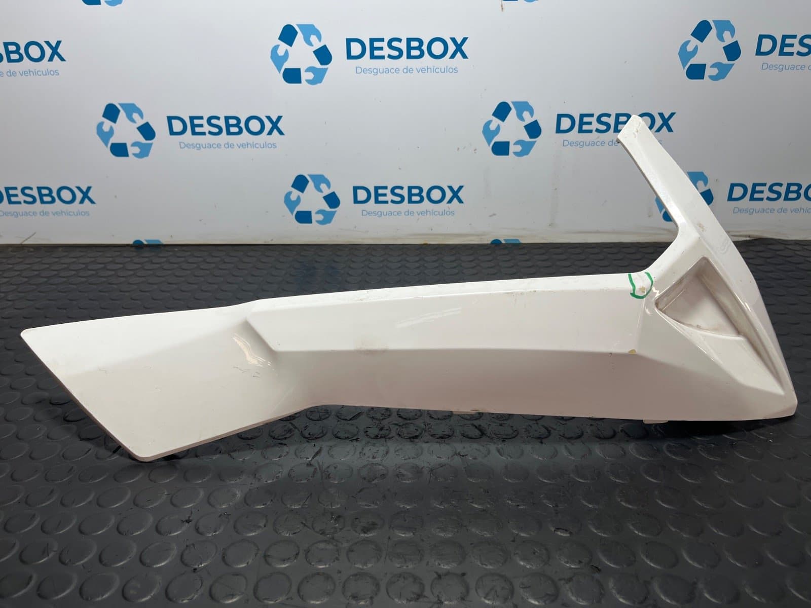 Recambio de MOLDURA para WOTTAN STORM SY125T 1P52QMI - BLANCO