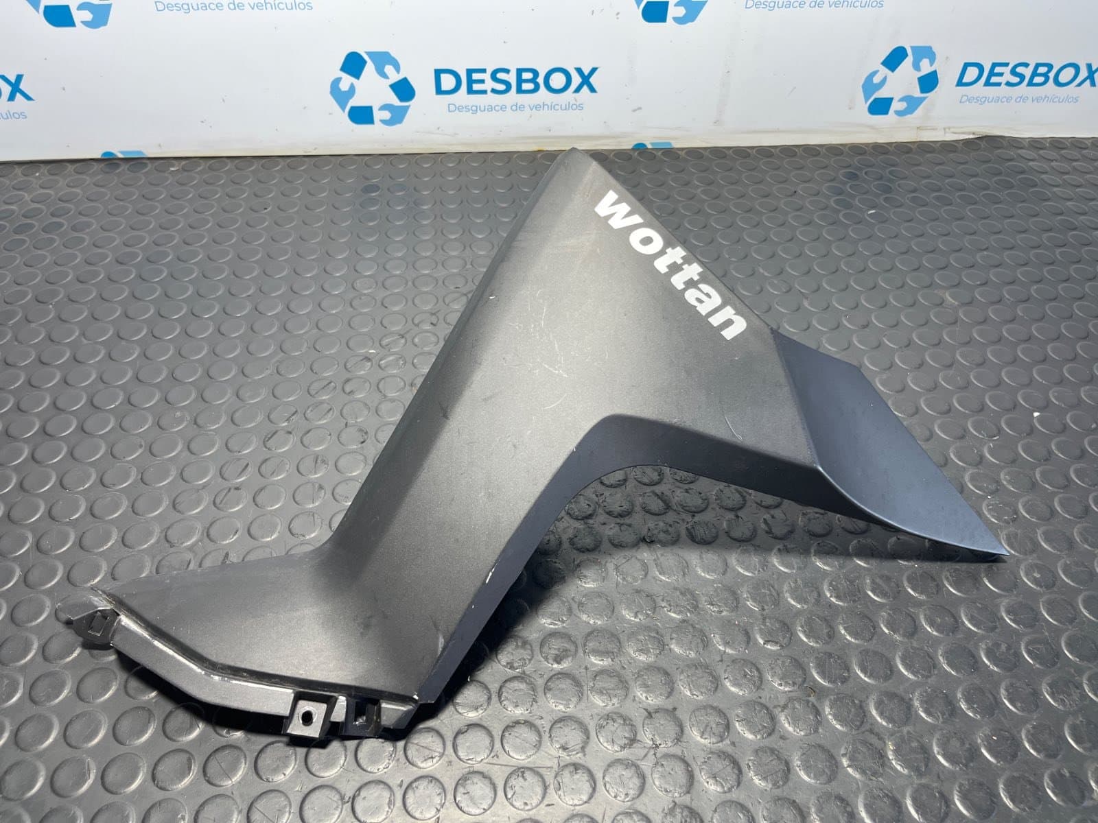 Recambio de MOLDURA para WOTTAN STORM SY125T 1P52QMI - BLANCO