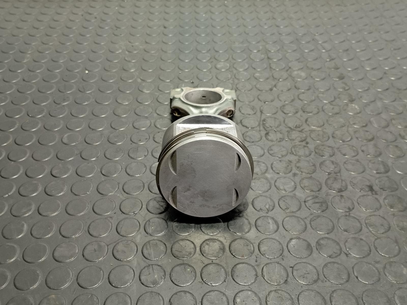 Recambio de PISTON para MERCEDES-BENZ CLASE SL (W129) 300 (129.061) 104981 referencia OEM IAM 1170303518 - GRIS