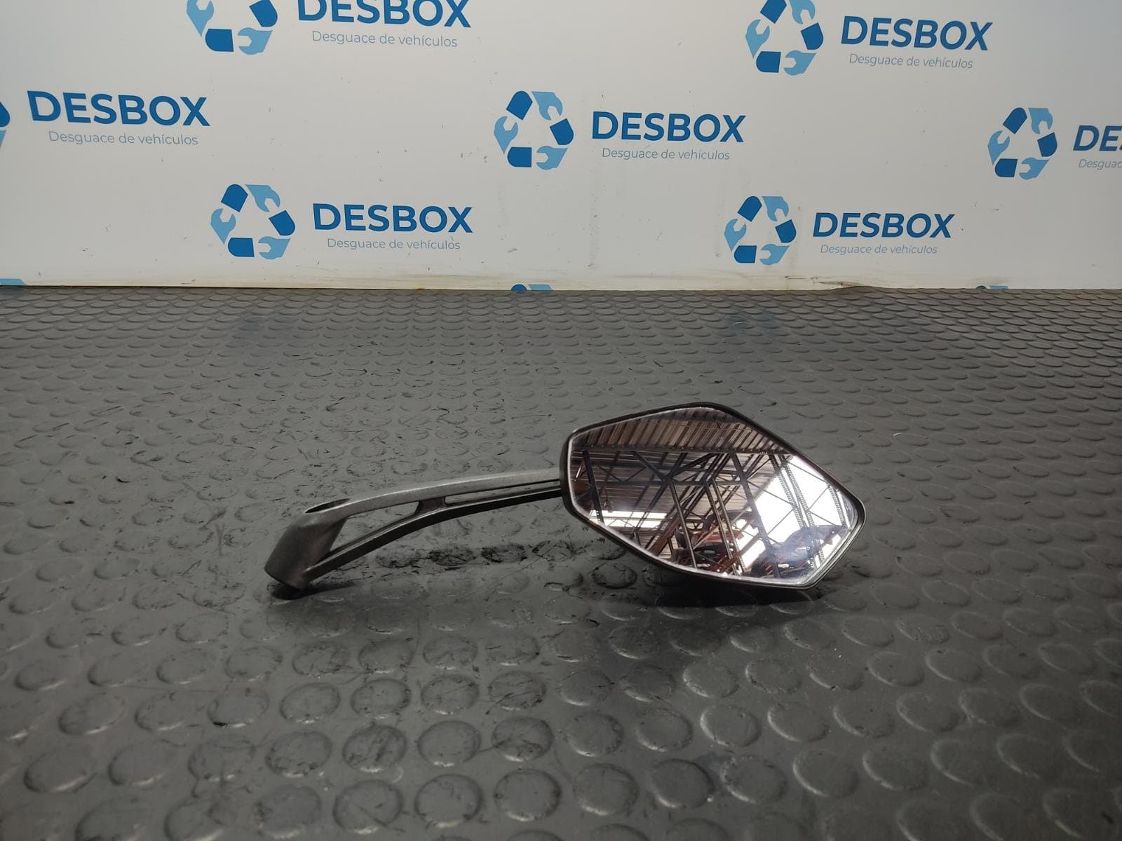 Recambio de RETROVISOR DERECHO para WOTTAN STORM SY125T 1P52QMI - BLANCO