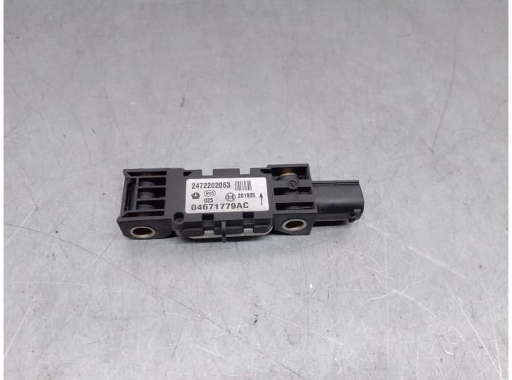 Recambio de sensor impacto para jeep grand cherokee (wh) crd cat referencia OEM IAM 046717779AC 2472202063 BOSCH