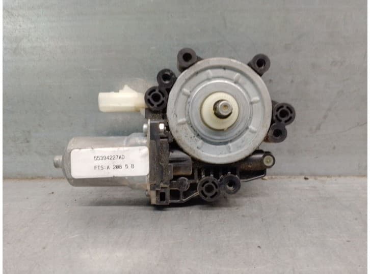 Recambio de motor elevalunas delantero izquierdo para jeep grand cherokee (wh) crd cat referencia OEM IAM 55394227AD 55394227AC