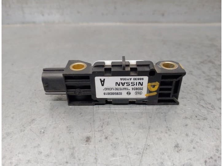 Recambio de sensor impacto para nissan pathfinder iii (r51) 2.5 dci 4wd referencia OEM IAM 98830AY00A 98830AY00A BOSCH 028500301