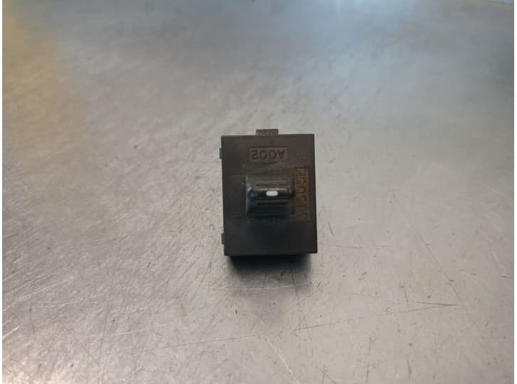 Recambio de mando elevalunas trasero derecho para jeep gr.cherokee (wj/wg) 2.7 crd cat referencia OEM IAM 5HB57TRMAA