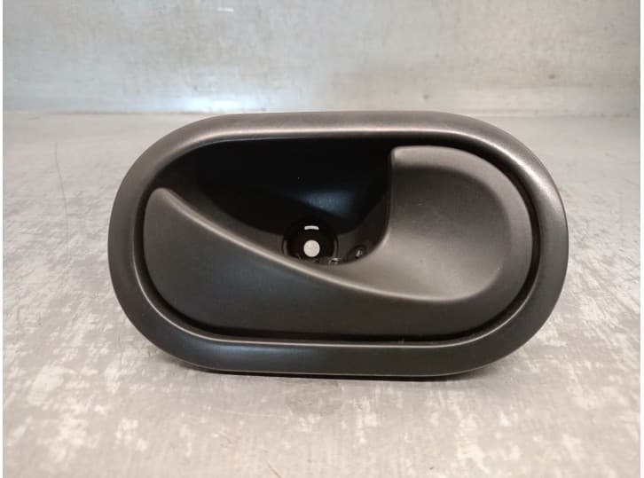 Recambio de maneta interior delantera derecha para renault twingo ii (cn0_) 1.5 dci 75 referencia OEM IAM 8200028486 8200028486
