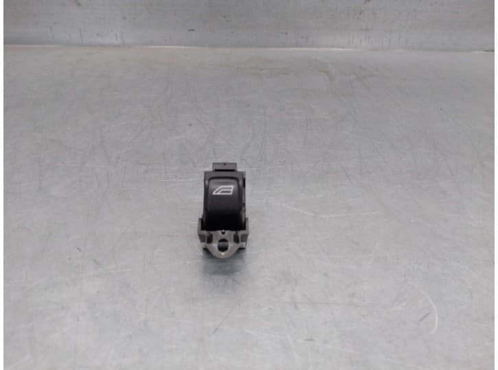 Recambio de mando elevalunas delantero derecho para volvo xc70 ii (136) d5 awd referencia OEM IAM 30773272 03453310