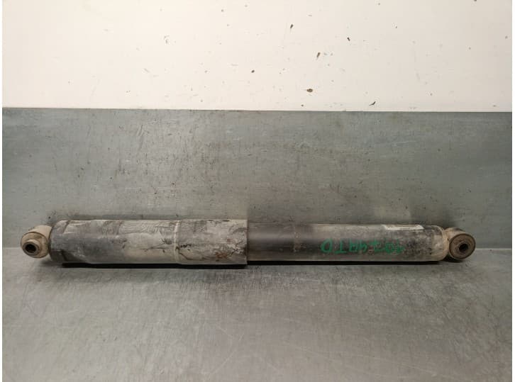 Recambio de amortiguador trasero derecho para jeep gr.cherokee (wj/wg) 2.7 crd cat referencia OEM IAM 52088950AK 52088950AJ