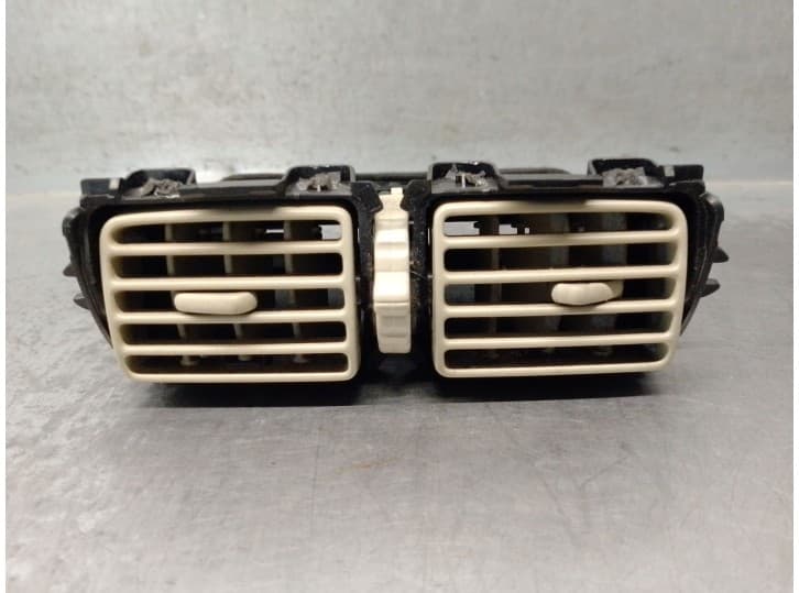 Recambio de aireador para infiniti fx 30 d 3.0 v6 diesel cat referencia OEM IAM 687941BA0A 687941BA0A