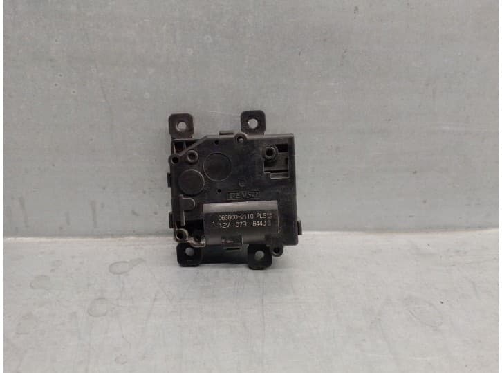 Recambio de motor calefaccion para lexus is iii (_e3_) 300h (ave30_) referencia OEM IAM 0638002120 DENSO