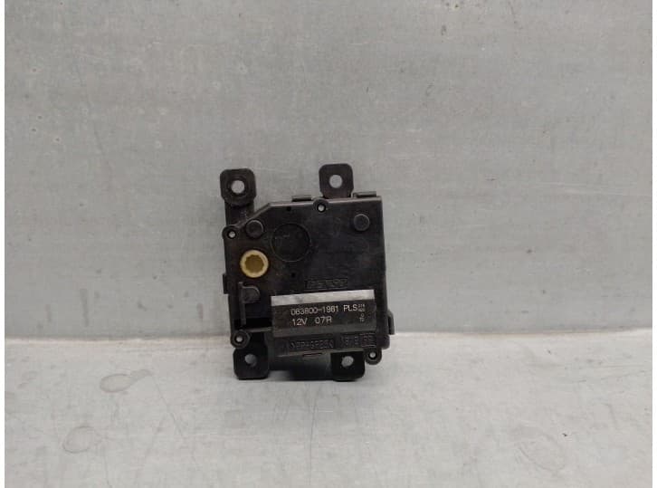 Recambio de motor calefaccion para lexus is iii (_e3_) 300h (ave30_) referencia OEM IAM 0638002120 DENSO