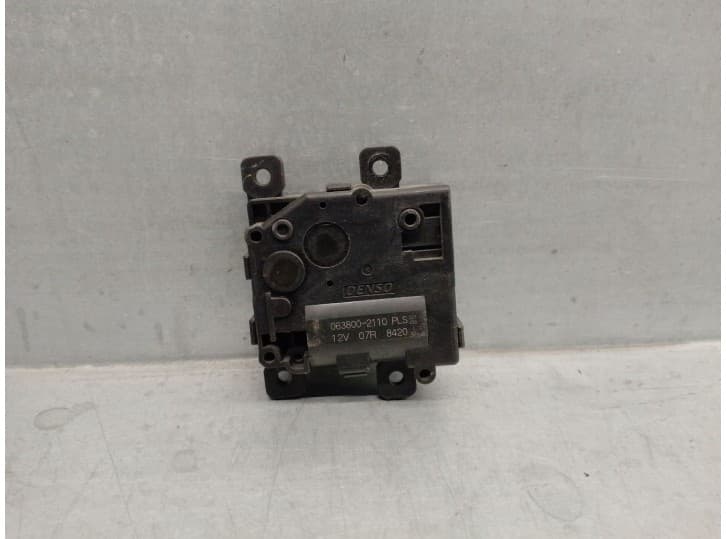Recambio de motor calefaccion para lexus is iii (_e3_) 300h (ave30_) referencia OEM IAM 0638002120 DENSO