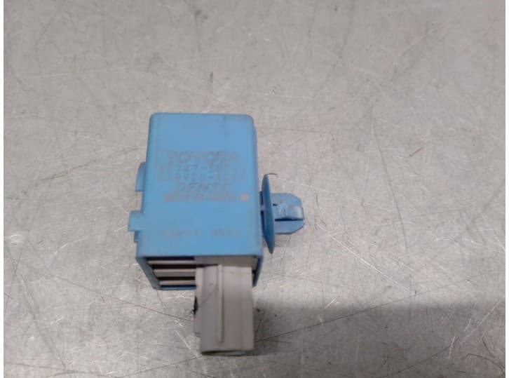 Recambio de rele para lexus is iii (_e3_) 300h (ave30_) referencia OEM IAM 8974730040 0689004580 DENSO