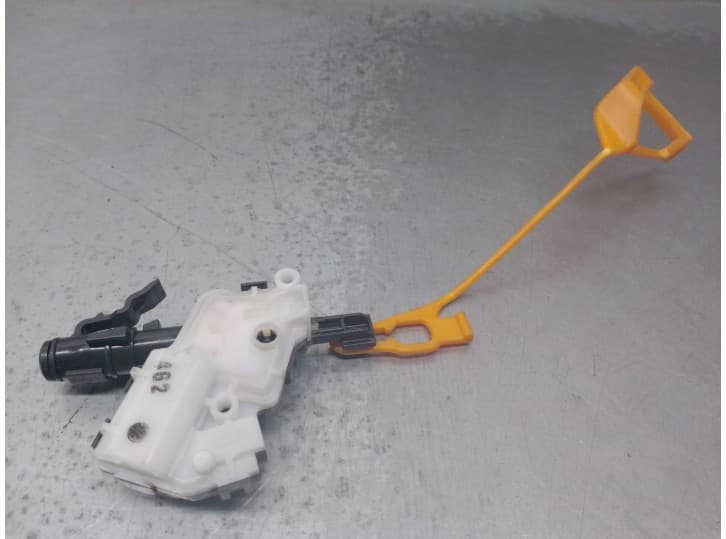 Recambio de motor tapa deposito combustible para lexus is iii (_e3_) 300h (ave30_) referencia OEM IAM 7703053020 7703053020