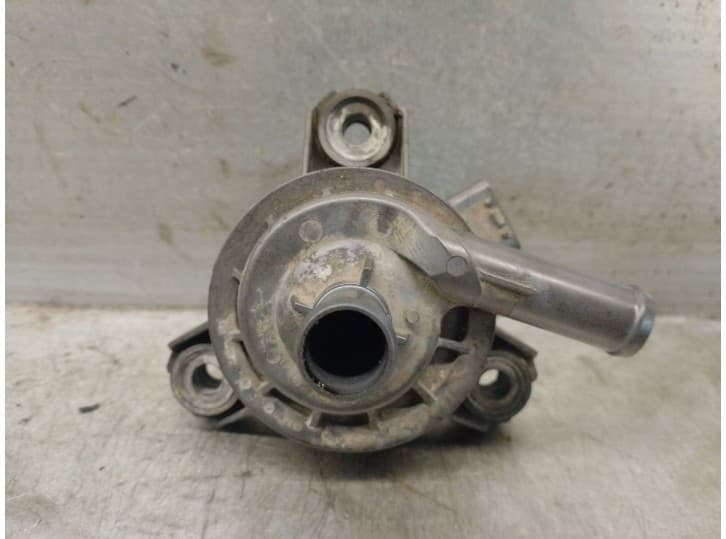 Recambio de bomba agua para lexus is iii (_e3_) 300h (ave30_) referencia OEM IAM G904033030 G904033030