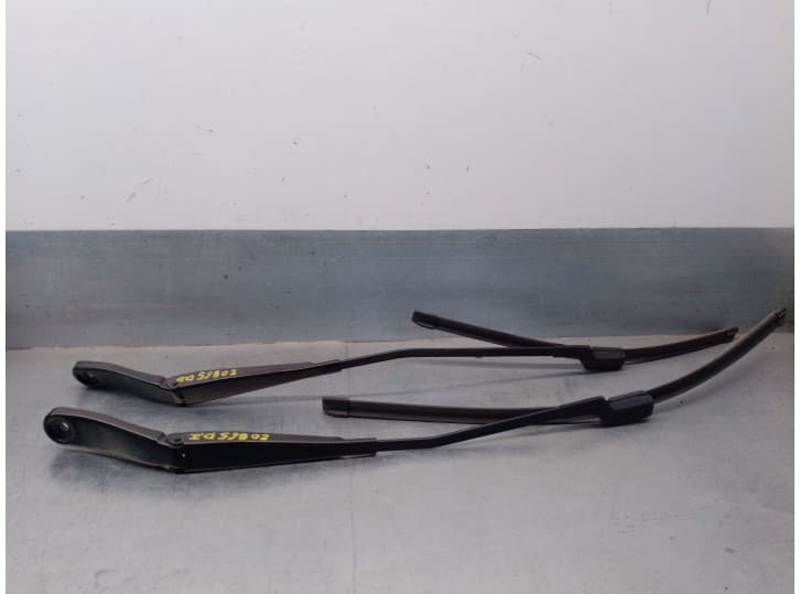 Recambio de brazo limpia delantero derecho para volvo xc60 i suv (156) d5 awd referencia OEM IAM 30753526 30753525