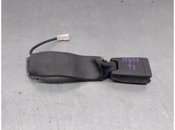 Recambio de enganche cinturon trasero izquierdo para nissan x-trail ii (t31) 2.0 fwd referencia OEM IAM 0712190R TRASERO IZQUIER