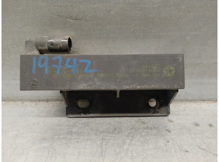 Recambio de antena para fiat freemont (345_) 2.0 jtd referencia OEM IAM 68068148AA 2840864100300 CONTINENTAL