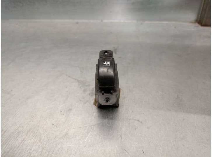 Recambio de mando elevalunas trasero derecho para hyundai santa fé i (sm) 2.0 crdi referencia OEM IAM 9358026100 9358026100