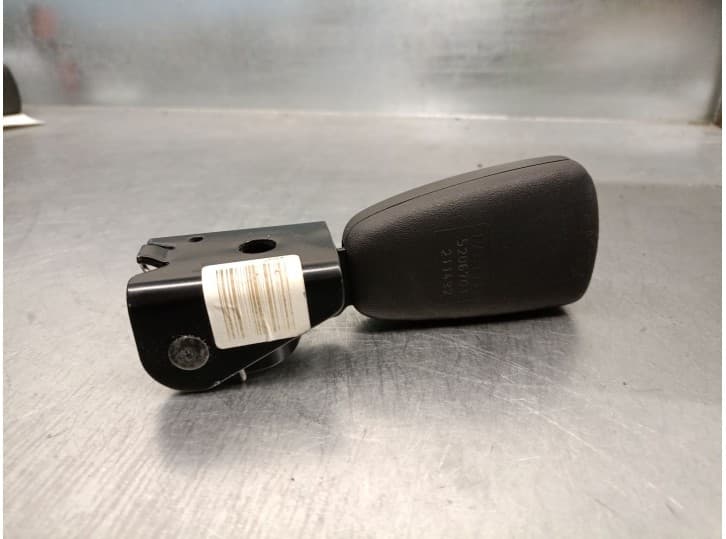 Recambio de enganche cinturon trasero derecho para saab 9-5 (ys3e) 3.0 tid referencia OEM IAM 5206701
