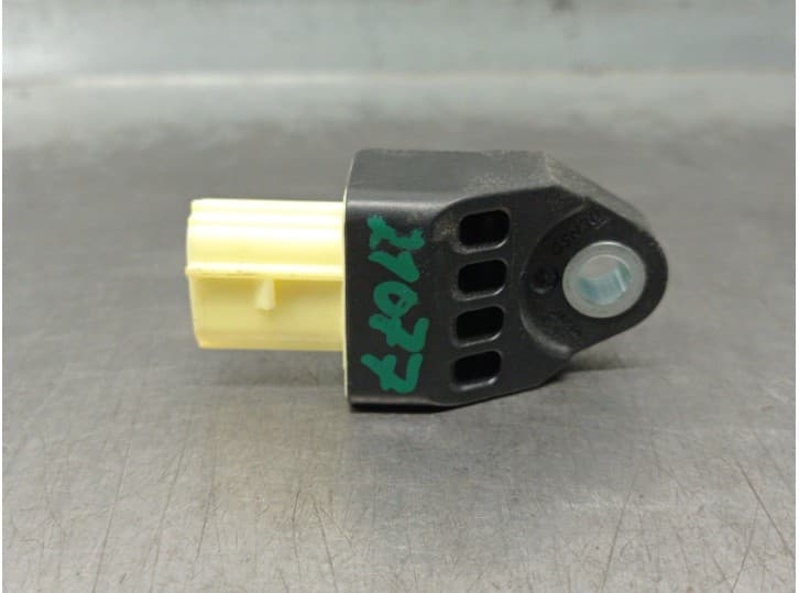 Recambio de sensor impacto para toyota auris station wagon (_e18_) 1.8 hybrid (zwe186_) referencia OEM IAM 5230589 DENSO