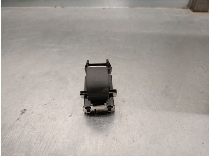 Recambio de mando elevalunas trasero derecho para toyota corolla fastback (_e21_) 1.8 hybrid (zwe211) referencia OEM IAM 8481002