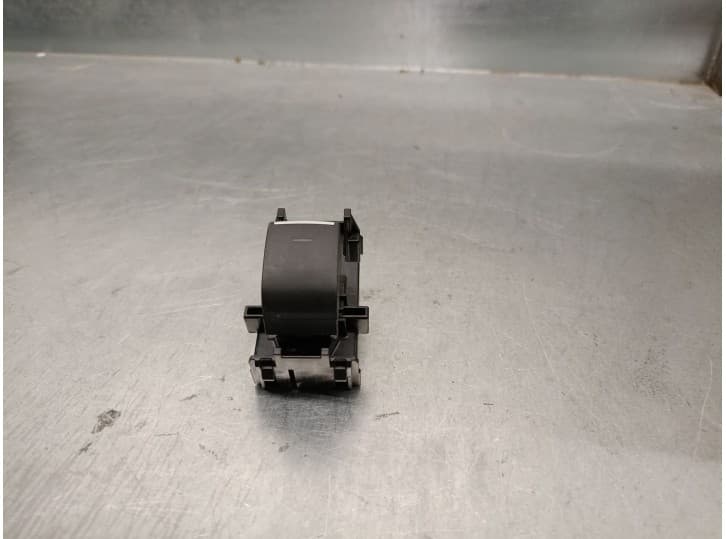 Recambio de mando elevalunas trasero izquierdo para toyota corolla fastback (_e21_) 1.8 hybrid (zwe211) referencia OEM IAM 84810