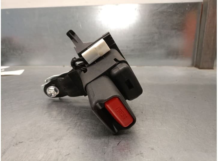 Recambio de enganche cinturon trasero derecho para toyota corolla fastback (_e21_) 1.8 hybrid (zwe211) referencia OEM IAM 733800