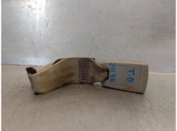 Recambio de enganche cinturon trasero derecho para chevrolet evanda 2.0 referencia OEM IAM 964496748 964496748