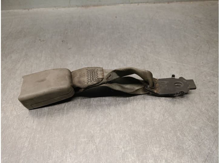Recambio de enganche cinturon trasero izquierdo para chevrolet evanda 2.0 referencia OEM IAM 96493222