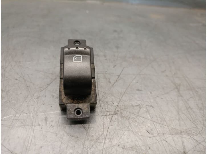 Recambio de mando elevalunas delantero derecho para ssangyong korando (ck) 2.0 e-xdi referencia OEM IAM 202006279