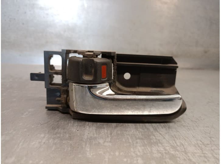 Recambio de maneta interior trasera izquierda para toyota corolla station wagon (_e12_) 2.0 d-4d (cde120_) referencia OEM IAM 69
