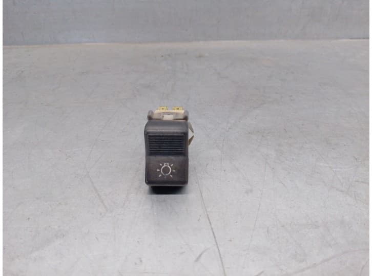 Recambio de interruptor para lada niva todo terreno( 2121 / 21213 / 21214 / 21215 ) 1.6 referencia OEM IAM 93700370175