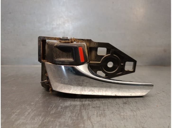 Recambio de maneta interior delantera izquierda para toyota rav 4 iv (_a4_) 2.2 d 4wd (ala49) referencia OEM IAM 6920633121C0 69