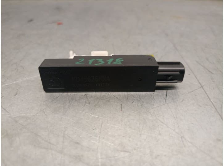 Recambio de antena para mazda 3 sedán (bm_, bn_) 2.0 referencia OEM IAM KD45676NXA