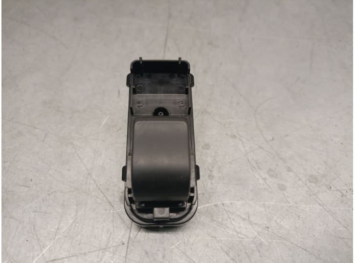 Recambio de mando elevalunas trasero izquierdo para mazda 3 sedán (bm_, bn_) 2.0 referencia OEM IAM KD3566370