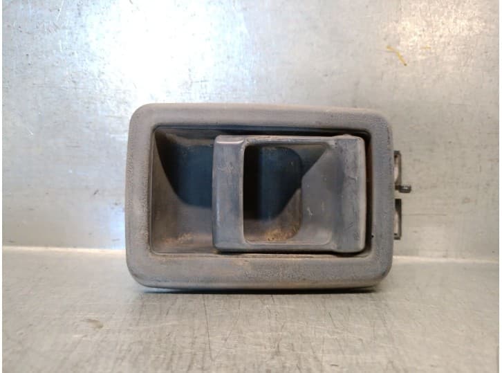 Recambio de maneta interior delantera derecha para nissan terrano i (wd21) 2.7 td 4wd referencia OEM IAM 8067015G00 8067015G00