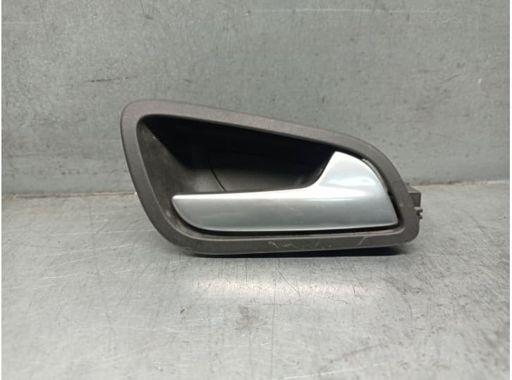 Recambio de maneta interior delantera derecha para ford transit courier b460 furgoneta/monovolumen 1.5 tdci referencia OEM IAM E